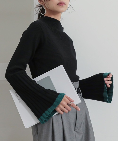 n'OrLABEL(ノアールレーベル)の「『配色セミフレアスリーブニット』(ニット/セーター・レディース・グレイッシュベージュ/ホワイト/ブルー/ブラック・L~LL/S~M/3L)」の13枚目の写真