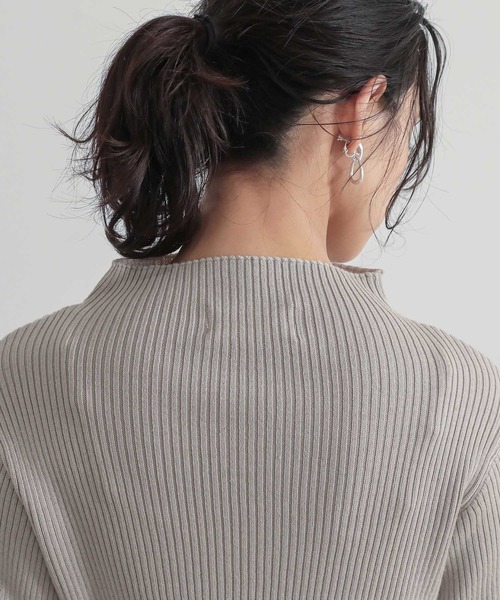 n'OrLABEL(ノアールレーベル)の「『配色セミフレアスリーブニット』(ニット/セーター・レディース・グレイッシュベージュ/ホワイト/ブルー/ブラック・L~LL/S~M/3L)」の11枚目の写真