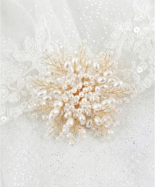 styiro（スタイロ）の「パールボリュームフラワーブローチ（ブローチ/コサージュ・レディース・ホワイト系その他2/ホワイト系その他・FREE）」の2枚目の写真