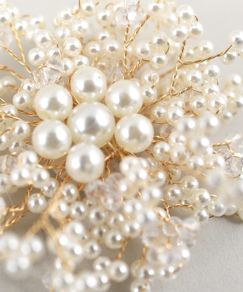 styiro（スタイロ）の「パールボリュームフラワーブローチ（ブローチ/コサージュ・レディース・ホワイト系その他2/ホワイト系その他・FREE）」の3枚目の写真