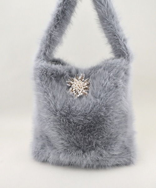 styiro（スタイロ）の「パールボリュームフラワーブローチ（ブローチ/コサージュ・レディース・ホワイト系その他2/ホワイト系その他・FREE）」の8枚目の写真