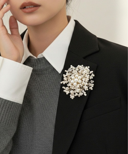 styiro（スタイロ）の「パールボリュームフラワーブローチ（ブローチ/コサージュ・レディース・ホワイト系その他2/ホワイト系その他・FREE）」の16枚目の写真
