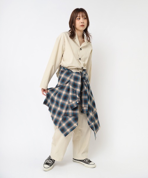 RNA（アールエヌエー）の「O0735 ルーズシャツオールインワン（つなぎ/オールインワン・レディース・ブルー/ライトベージュ/ピンク・MEDIUM）」の5枚目の写真