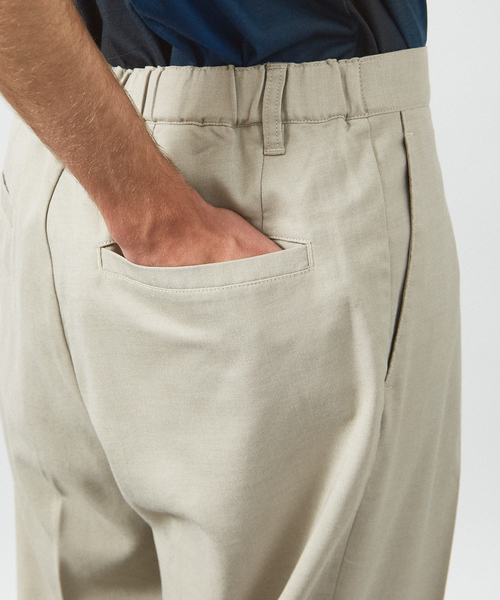 ABAHOUSE（アバハウス）の「ドレープ ウール インタック スラックス / ワイドストレート（その他パンツ・メンズ・ブラック/グレイッシュベージュ/チャコールグレー・44/46/48）」の22枚目の写真