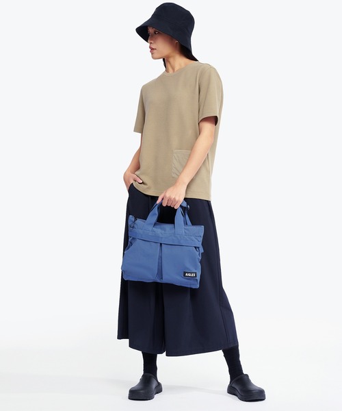 AIGLE（エーグル）の「撥水コンパクト ショルダーバッグ /ヘルメットバッグ（ショルダーバッグ・レディース・ブルー/ライトグリーン/ブラック・FREE）」の4枚目の写真