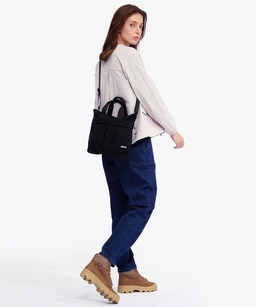 AIGLE（エーグル）の「撥水コンパクト ショルダーバッグ /ヘルメットバッグ（ショルダーバッグ・レディース・ブルー/ライトグリーン/ブラック・FREE）」の5枚目の写真