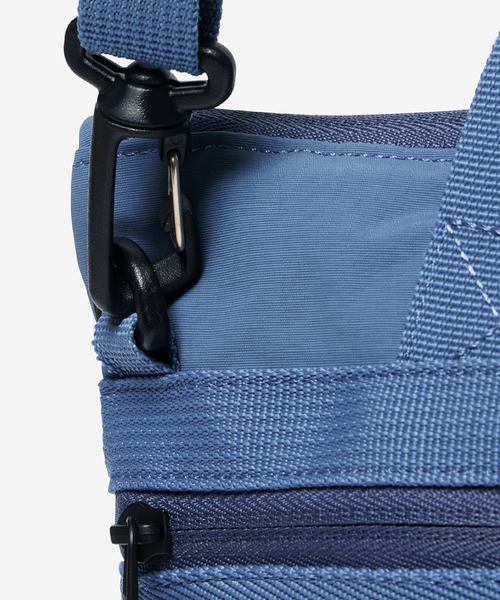 AIGLE（エーグル）の「撥水コンパクト ショルダーバッグ /ヘルメットバッグ（ショルダーバッグ・レディース・ブルー/ライトグリーン/ブラック・FREE）」の22枚目の写真