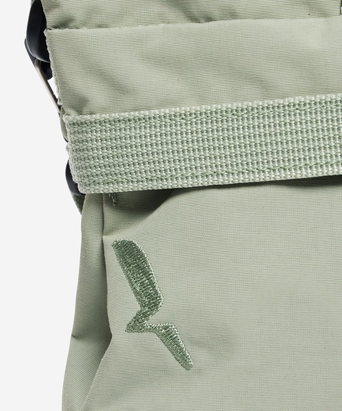 AIGLE（エーグル）の「撥水コンパクト ショルダーバッグ /ヘルメットバッグ（ショルダーバッグ・レディース・ブルー/ライトグリーン/ブラック・FREE）」の12枚目の写真