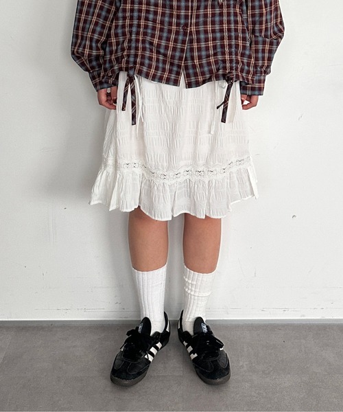 kutir(クティール)の「リボンドロストレース切り替えミニスカート(スカート・レディース・オフホワイト/ブラック・FREE)」の11枚目の写真
