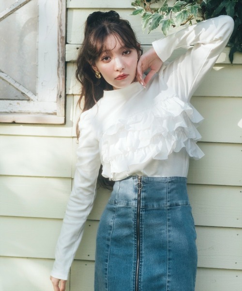 REDYAZEL(レディアゼル)の「異素材フリルトップス(Tシャツ/カットソー・レディース・オフホワイト/ブルー/ブラック・FREE)」の5枚目の写真