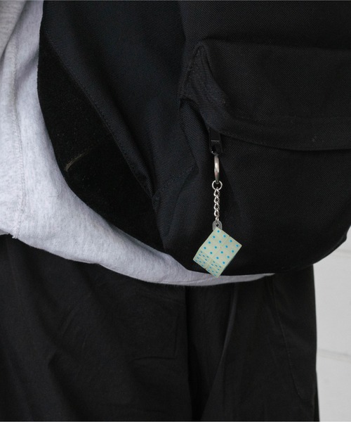 HIGHTIDE（ハイタイド）の「マジックキューブ キーホルダー キーリング グロー 蓄光 チャーム ミニ（キーホルダー・メンズ・その他・FREE）」の4枚目の写真