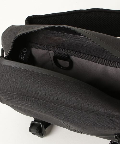 CHROME（クローム）の「［ CHROME / クローム ］MINI KADET WP BK_BLACK / ミニ カデット ウォータープルーフ ブラック 完全防水 5L スリング バッグ ボディバッグ（ボディバッグ/ウエストポーチ・メンズ・ブラック・FREE）」の2枚目の写真