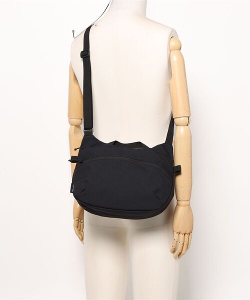 Gramicci(グラミチ)の「▼GRAMICCI(グラミチ) ▼CORDURA SHOULDER BAG(ショルダーバッグ・メンズ・ブラック/オリーブ・FREE)」の17枚目の写真