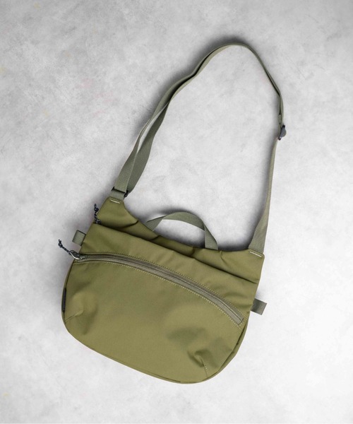Gramicci(グラミチ)の「▼GRAMICCI(グラミチ) ▼CORDURA SHOULDER BAG(ショルダーバッグ・メンズ・ブラック/オリーブ・FREE)」の1枚目の写真