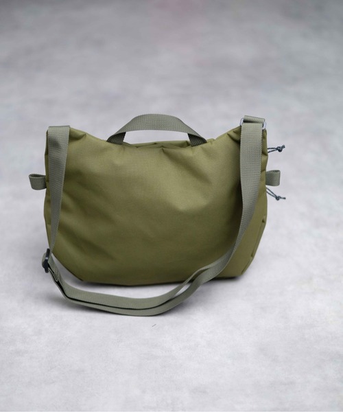 Gramicci(グラミチ)の「▼GRAMICCI(グラミチ) ▼CORDURA SHOULDER BAG(ショルダーバッグ・メンズ・ブラック/オリーブ・FREE)」の12枚目の写真