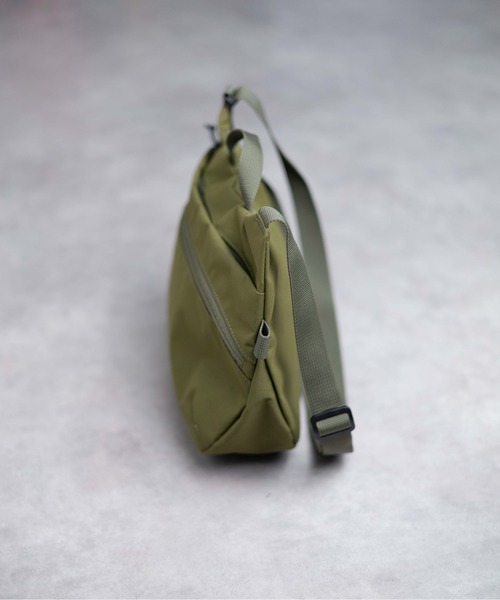 Gramicci(グラミチ)の「▼GRAMICCI(グラミチ) ▼CORDURA SHOULDER BAG(ショルダーバッグ・メンズ・ブラック/オリーブ・FREE)」の13枚目の写真