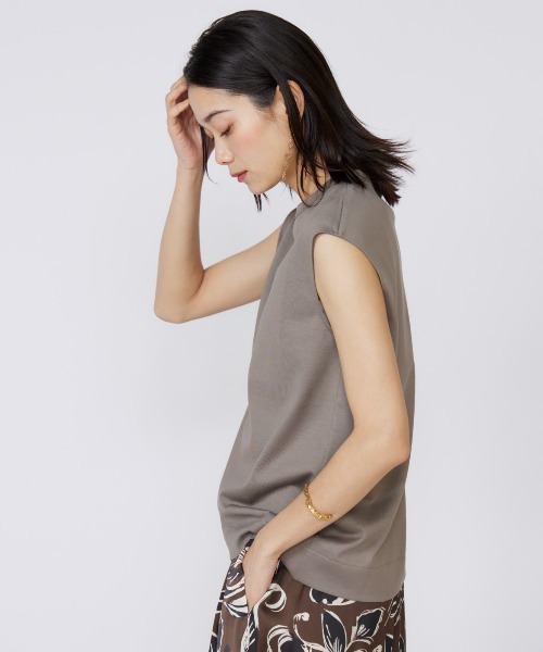 INED（イネド）の「【接触冷感】フレンチスリーブカットソー（Tシャツ/カットソー・レディース・ホワイト/ブラック/グリーン/グレー系その他・11号/9号）」の3枚目の写真