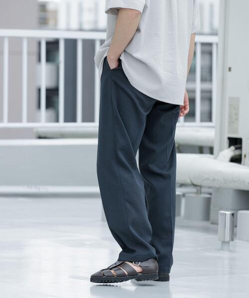 URBAN RESEARCH ROSSO MEN(アーバンリサーチロッソメン)の「『WEB限定』『セットアップ対応/XLサイズあり』リネンライクリラックステーパードパンツ(その他パンツ・メンズ・ネイビー/ブラック・X-LARGE/LARGE/MEDIUM)」の13枚目の写真