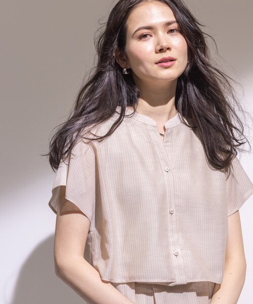 INDIVI（インディヴィ）の「新色登場！【洗える／エアリー】ティアードブラウス（シャツ/ブラウス・レディース・ブルーグリーン/ネイビー系3/ネイビー系2/ベージュ系その他5/ブラウン系その他5/オレンジ系3/ブラック/ブラウン系/ライトブルー/ホワイト・15 /19/13/12/05/40/38/36/03）」の6枚目の写真