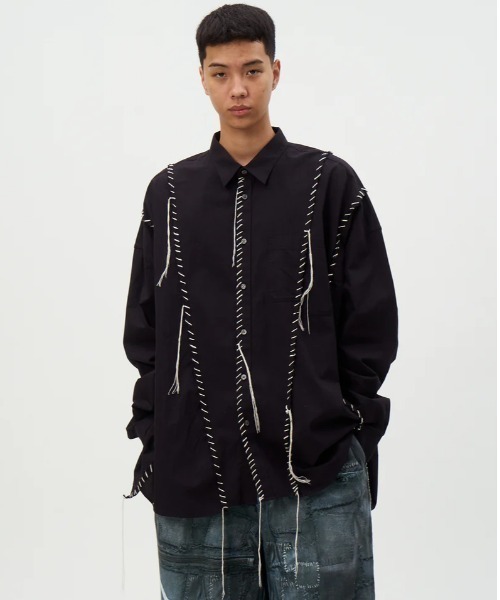 DISCOVERED(ディスカバード)の「DISCOVERED DOCKING WIDE LOOPING SHIRTS(シャツ/ブラウス・メンズ・ブラック/ホワイト・3/1)」の1枚目の写真