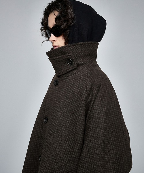 EMMA CLOTHES（エマクローズ）の「ビーバーメルトン オーバーサイズ ロングステンカラーコート/ラグランルーズスリーブ【ENDER PRODUCTS/エンダープロダクツ】（ステンカラーコート・メンズ・ダークグリーン/ブラウン系その他2/ナチュラル/ダークブラウン/ベージュ/チャコールグレー/ブラック/ダークネイビー/ワイン系・L/M）」の4枚目の写真