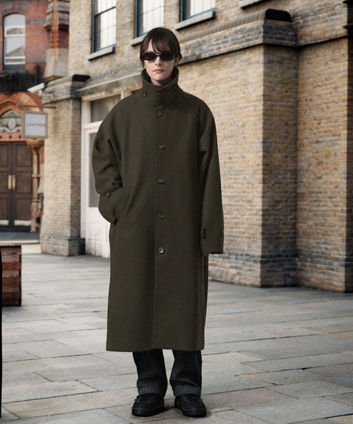 EMMA CLOTHES（エマクローズ）の「ビーバーメルトン オーバーサイズ ロングステンカラーコート/ラグランルーズスリーブ【ENDER PRODUCTS/エンダープロダクツ】（ステンカラーコート・メンズ・ダークグリーン/ブラウン系その他2/ナチュラル/ダークブラウン/ベージュ/チャコールグレー/ブラック/ダークネイビー/ワイン系・L/M）」の13枚目の写真