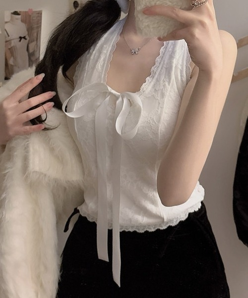 gossip!ロサンゼルス(ゴシップロサンゼルス)の「Y2K風 レースハルターネックキャミソール(カップ付き)(キャミソール・レディース・ブラック/ホワイト/ベージュ・FREE)」の8枚目の写真