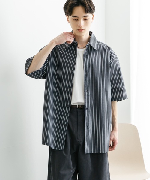 SENSE OF PLACE by URBAN RESEARCH(センスオブプレイスバイアーバンリサーチ)の「『ユニセックス』ストライプレギュラーカラールーズショートスリーブシャツ(シャツ/ブラウス・メンズ・ブルー/ネイビー/チャコールグレー・LARGE/MEDIUM)」の10枚目の写真