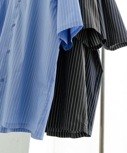 SENSE OF PLACE by URBAN RESEARCH(センスオブプレイスバイアーバンリサーチ)の「『ユニセックス』ストライプレギュラーカラールーズショートスリーブシャツ(シャツ/ブラウス・メンズ・ブルー/ネイビー/チャコールグレー・LARGE/MEDIUM)」の15枚目の写真