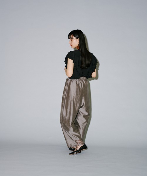 terrace（テラス）の「フリルシルキーブラウス（シャツ/ブラウス・レディース・オフホワイト/ブラック/オレンジ/グリーン・MEDIUM）」の6枚目の写真