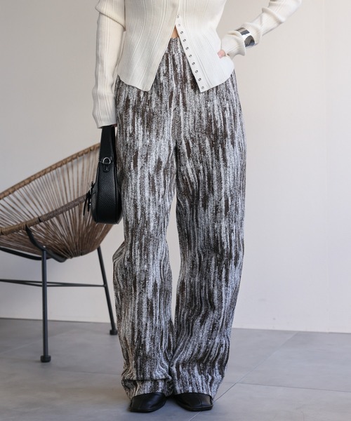 ap retro（アプレトロ）の「ゴブランパンツ / 柄ジャガードパンツ（その他パンツ・レディース・ブラック系その他/ベージュ系その他/ブルー系その他/パープル系その他/ブラウン/ブラック・MEDIUM/LARGE）」の3枚目の写真