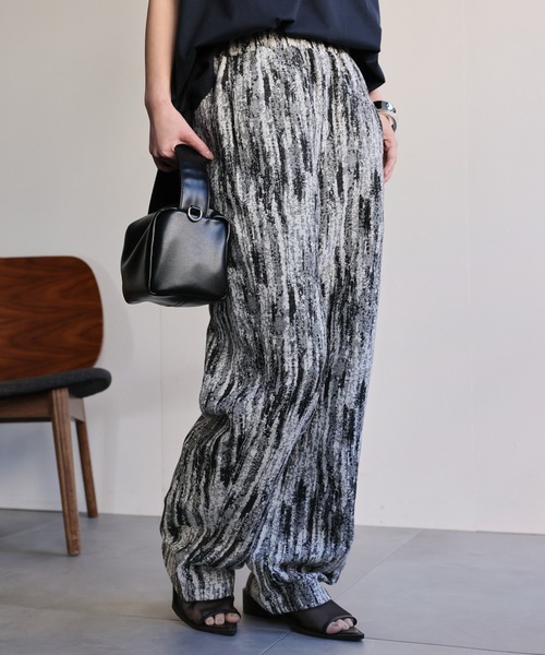 ap retro（アプレトロ）の「ゴブランパンツ / 柄ジャガードパンツ（その他パンツ・レディース・ブラック系その他/ベージュ系その他/ブルー系その他/パープル系その他/ブラウン/ブラック・MEDIUM/LARGE）」の2枚目の写真