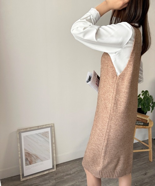 Dewlily(デューリリー)の「インナー次第で自由自在、スタイルアップも期待♪ ニットベストワンピース(ワンピース・レディース・レッド/ベージュ/グレー・FREE)」の6枚目の写真