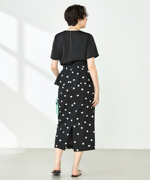 NOLLEY’S(ノーリーズ)の「オトナサテン半袖Tブラウス(シャツ/ブラウス・レディース・ホワイト/ネイビー/ベージュ/ブラック・36/38/40)」の5枚目の写真