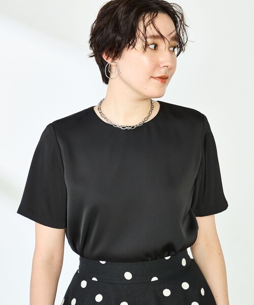 NOLLEY’S(ノーリーズ)の「オトナサテン半袖Tブラウス(シャツ/ブラウス・レディース・ホワイト/ネイビー/ベージュ/ブラック・36/38/40)」の6枚目の写真