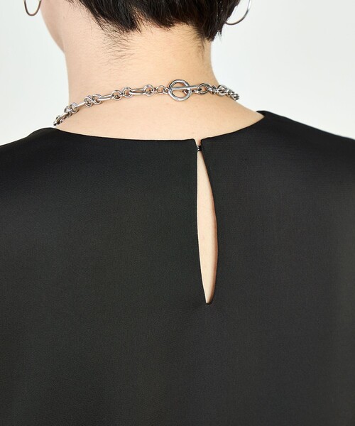 NOLLEY’S(ノーリーズ)の「オトナサテン半袖Tブラウス(シャツ/ブラウス・レディース・ホワイト/ネイビー/ベージュ/ブラック・36/38/40)」の10枚目の写真