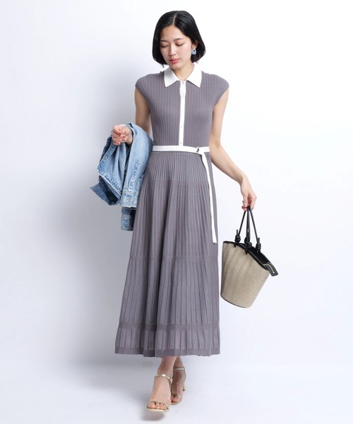 JUSGLITTY（ジャスグリッティー）の「衿付プリーツニットワンピース（ワンピース・レディース・グレイッシュベージュ/チャコールグレー/ネイビー・1/2）」の10枚目の写真