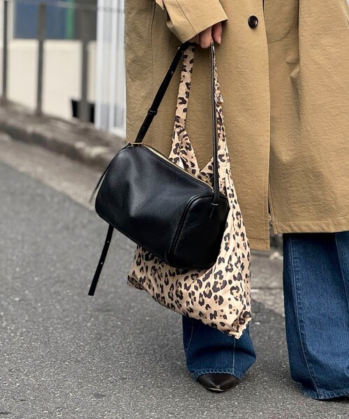 NOLLEY’S（ノーリーズ）の「スクエアワンショルダーバッグ（ショルダーバッグ・レディース・カーキブラウン/ブラック/オフホワイト/サックスブルー・FREE）」の8枚目の写真