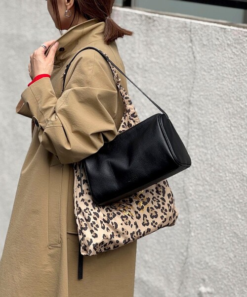 NOLLEY’S（ノーリーズ）の「スクエアワンショルダーバッグ（ショルダーバッグ・レディース・カーキブラウン/ブラック/オフホワイト/サックスブルー・FREE）」の9枚目の写真