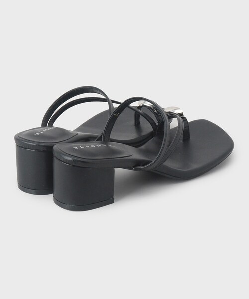 THE SHOP TK （ザ ショップ ティーケー ）の「メタルトングサンダル（パンプス・レディース・ブラック・35/45）」の4枚目の写真