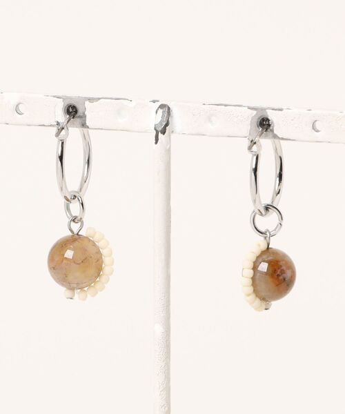 tone（トーン）の「【colore】【colore】【金属アレルギー対応】天然石のフープピアス(MA)（ピアス（両耳用）・レディース・ブラウン・FREE）」の4枚目の写真