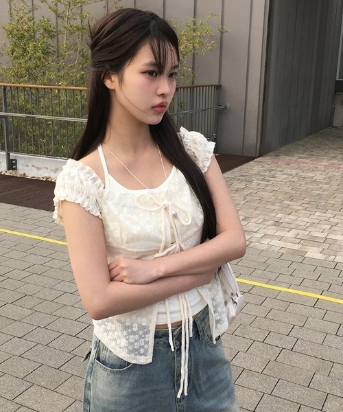 anyonemore(エニワンモア)の「レイヤードホルター花柄レースTシャツ(Tシャツ/カットソー・レディース・アイボリー/ホワイト・FREE)」の1枚目の写真