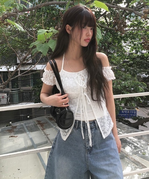 anyonemore(エニワンモア)の「レイヤードホルター花柄レースTシャツ(Tシャツ/カットソー・レディース・アイボリー/ホワイト・FREE)」の11枚目の写真