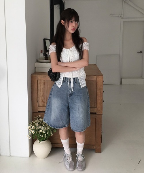 anyonemore(エニワンモア)の「レイヤードホルター花柄レースTシャツ(Tシャツ/カットソー・レディース・アイボリー/ホワイト・FREE)」の6枚目の写真