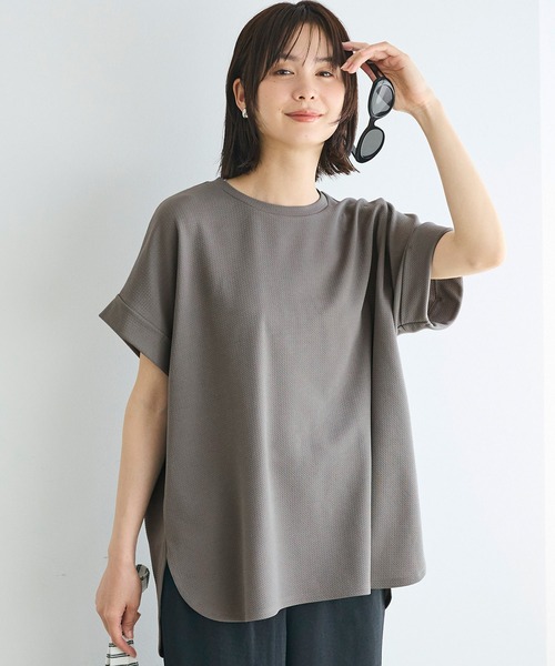 coca(coca)(コカ)の「\SNSで話題!!/ライトエンボスロールアップスリーブトップス 速乾/イージーケア/乾燥機OK/通気性/ストレッチ(Tシャツ/カットソー・レディース・ライトベージュ/ブラック/ダークベージュ・L/M)」の3枚目の写真