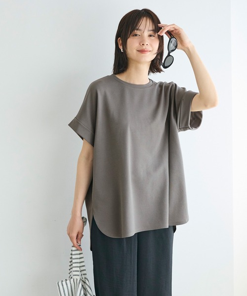 coca(coca)(コカ)の「\SNSで話題!!/ライトエンボスロールアップスリーブトップス 速乾/イージーケア/乾燥機OK/通気性/ストレッチ(Tシャツ/カットソー・レディース・ライトベージュ/ブラック/ダークベージュ・L/M)」の8枚目の写真