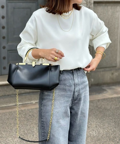 STYLEDOOR（スタイルドア）の「【サイズ展開あり】バックジップロングスリーブTブラウス（シャツ/ブラウス・レディース・ブラック/チャコールグレー/ホワイト・L/M/LL）」の2枚目の写真