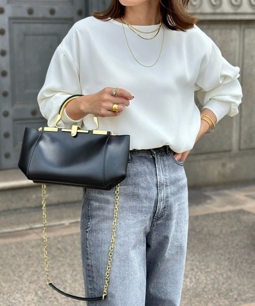 STYLEDOOR（スタイルドア）の「【サイズ展開あり】バックジップロングスリーブTブラウス（シャツ/ブラウス・レディース・ブラック/チャコールグレー/ホワイト・L/M/LL）」の4枚目の写真