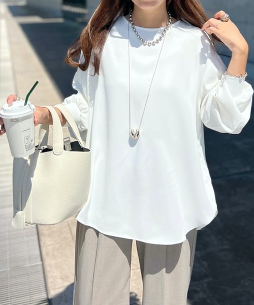 STYLEDOOR（スタイルドア）の「【サイズ展開あり】バックジップロングスリーブTブラウス（シャツ/ブラウス・レディース・ブラック/チャコールグレー/ホワイト・L/M/LL）」の16枚目の写真