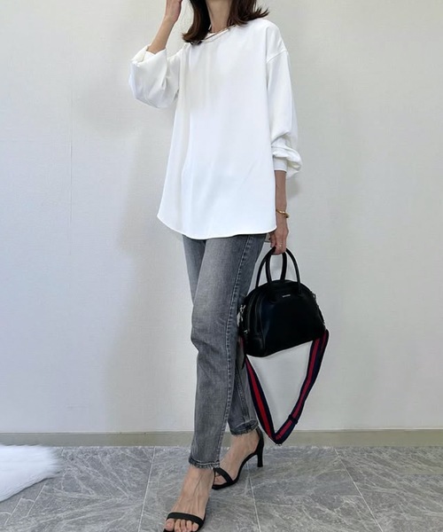 STYLEDOOR（スタイルドア）の「【サイズ展開あり】バックジップロングスリーブTブラウス（シャツ/ブラウス・レディース・ブラック/チャコールグレー/ホワイト・L/M/LL）」の21枚目の写真